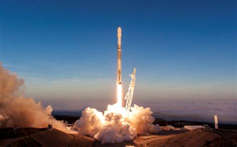 SpaceX launches Falcon 9 rocket from California base